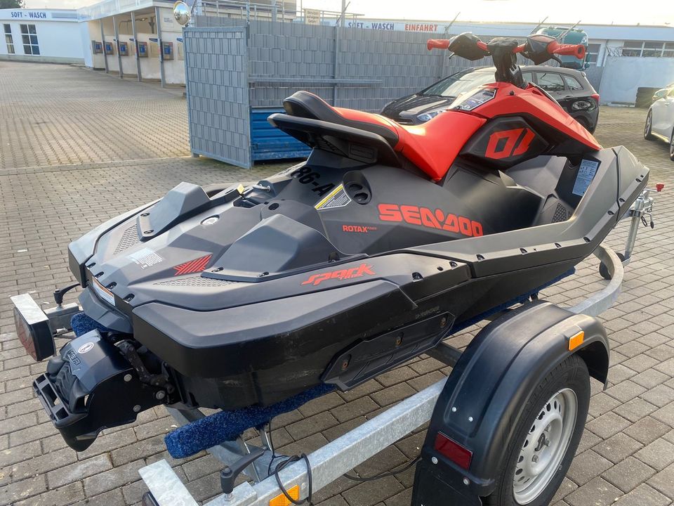 Seadoo Spark Trixx 2 2019 90 PS + Trailer 1. Hand nur 13h in Leipzig