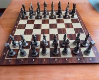 Hochwertiges Schachfiguren Set aus Zinn/Messing (ohne Brett) Baden-Württemberg - Küssaberg Vorschau