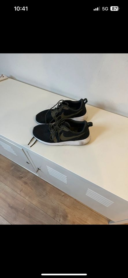 Nike Schuhe gr 40 grün in Dortmund