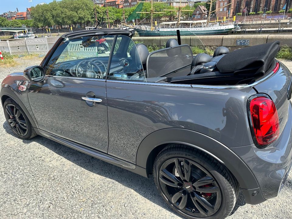 MINI Cooper Works Cabrio in Bremen