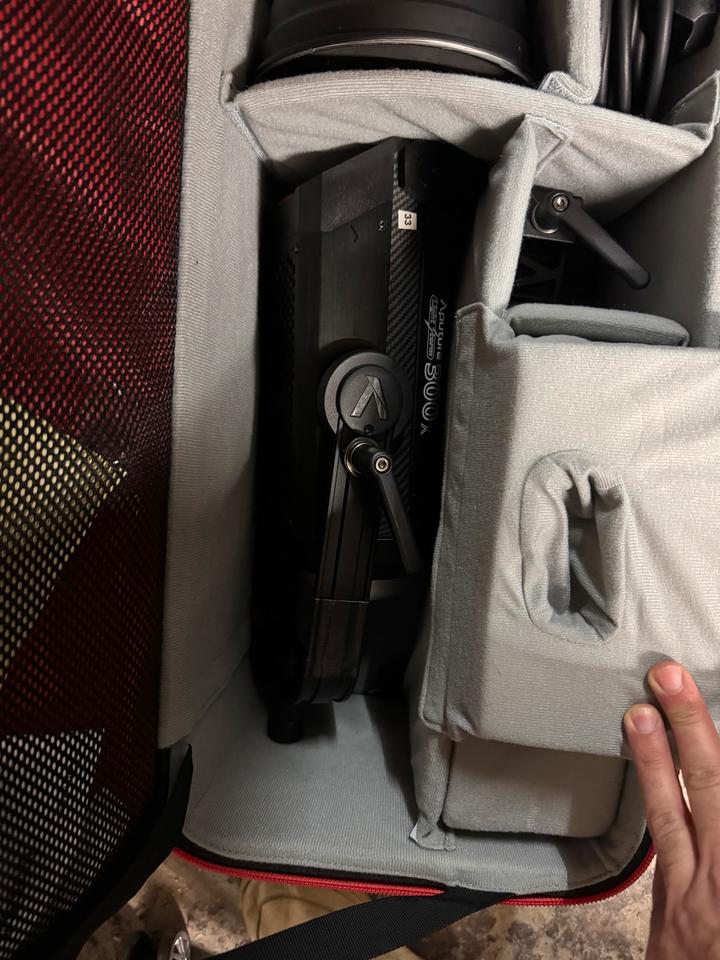 Aputure Light Storm 300x – LED Videoleuchte mit Zubehör & Tasche in Köln