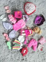 19 Teile - Barbie Kind mit Bekleidung und Schuhen - TOP Nordrhein-Westfalen - Troisdorf Vorschau