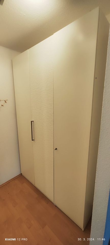 Kleiderschrank Schrank in Düsseldorf