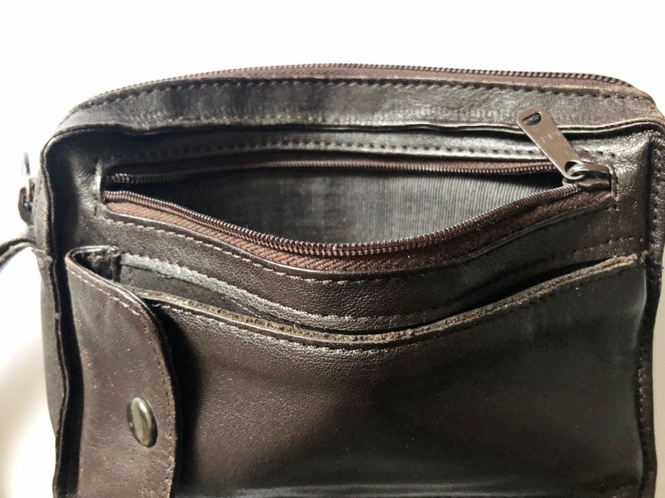 HANDGELENKTASCHE für Männer aus Rindsleder in DUNKELBRAUN in Frankenberg (Eder)