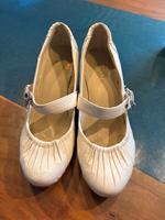 Pumps Gr.38 Ariane weiß Niedersachsen - Unterlüß Vorschau