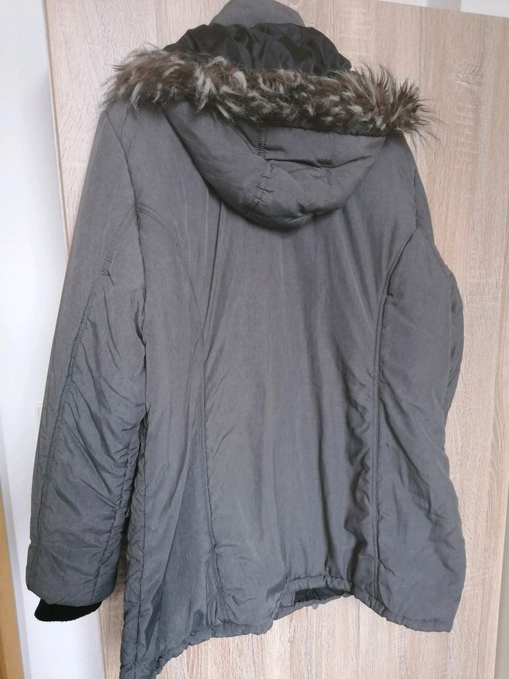 Damen Jacke Mantel Parka neu in Pölzig