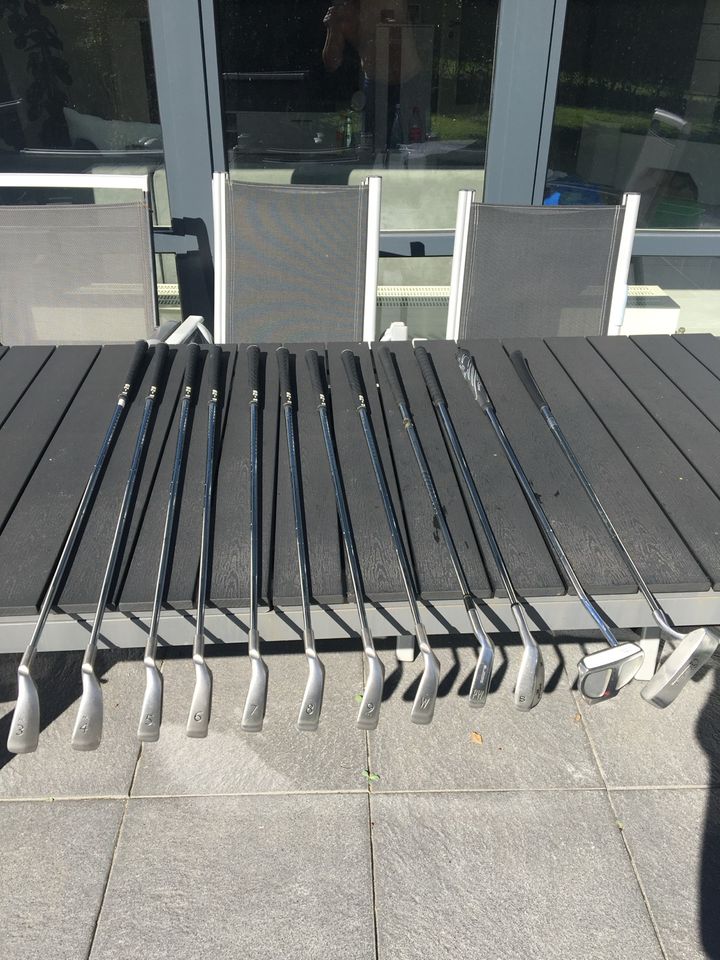 Golfschläger, Golfschlägersatz, Eisenset der Marke „PING“ in Bremerhaven