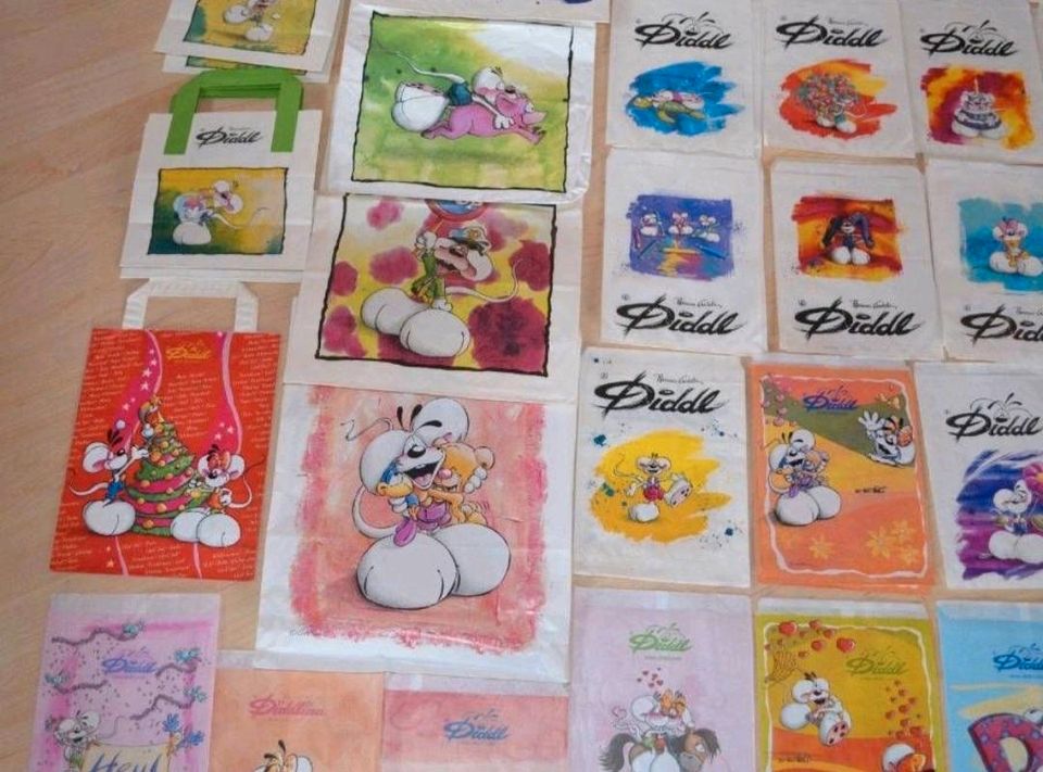 136x Diddl Sammlung Tüten, Papiertüte, Henkeltüte, Postkartentüte in Schnaittach