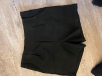 Kurze schwarze Shorts SHEIN Gr.  M neu Nordrhein-Westfalen - Stolberg (Rhld) Vorschau