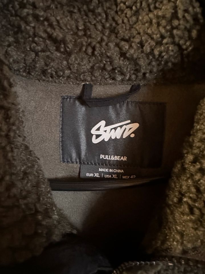 STWD Pull&Bear Weste Teddyfell Grün XL in Blieskastel