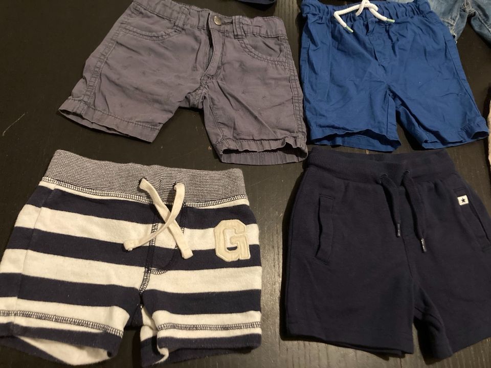 Kurze Hosen Paket 11 Teile Gr 74/80, u.a. Baby gap in Kelkheim