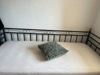 Metallbett mit Nachttisch dazu Bremen - Oberneuland Vorschau