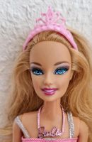 Barbie Puppe Mattel 2009 Prinzessin mit Knickbeinen Niedersachsen - Algermissen Vorschau