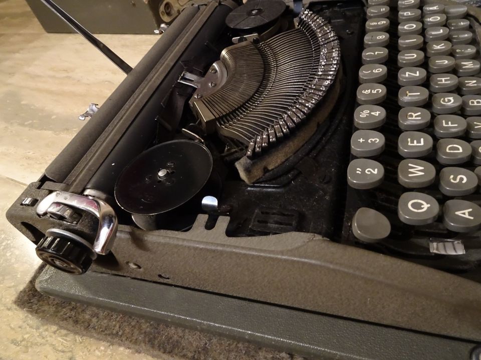 Retro Schreibmaschine Groma DDR in Gäufelden