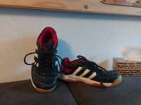 Adidas Turnschuhe 37 Halle ,helle Sohle Damen, Mädchen Sachsen - Machern Vorschau