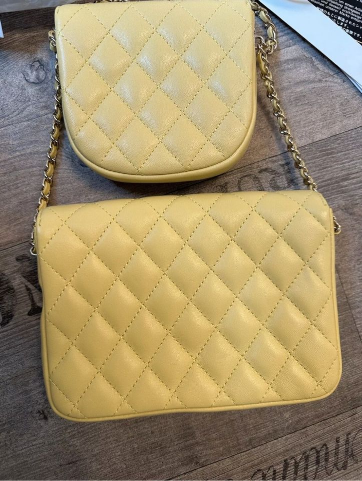 Chanel Side Packs Umhänge Tasche Gelb Neuwertig Leder Damen Top in Igel