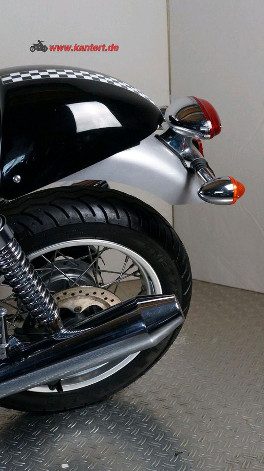 Triumph Thruxton 900 mit Normen Hyde Verkleidung in Willich