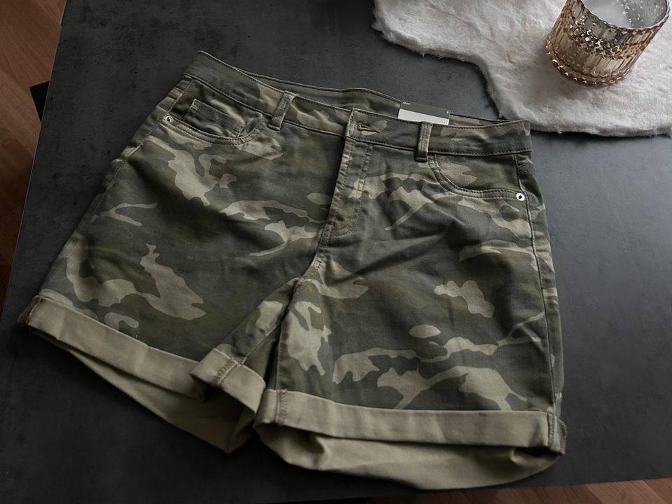Camouflage Shorts in Emden