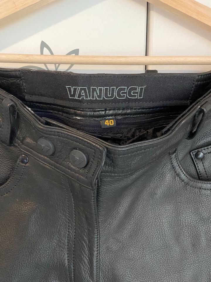 Vanucci Lederhose Motorrad Damen 40 (=38) NEUWERTIG in Rot an der Rot