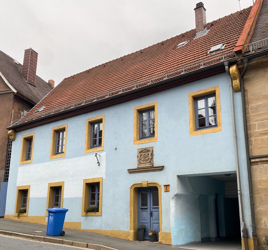 Charmantes Wohn- und Geschäftshaus im Zentrum von Creußen! in Creußen