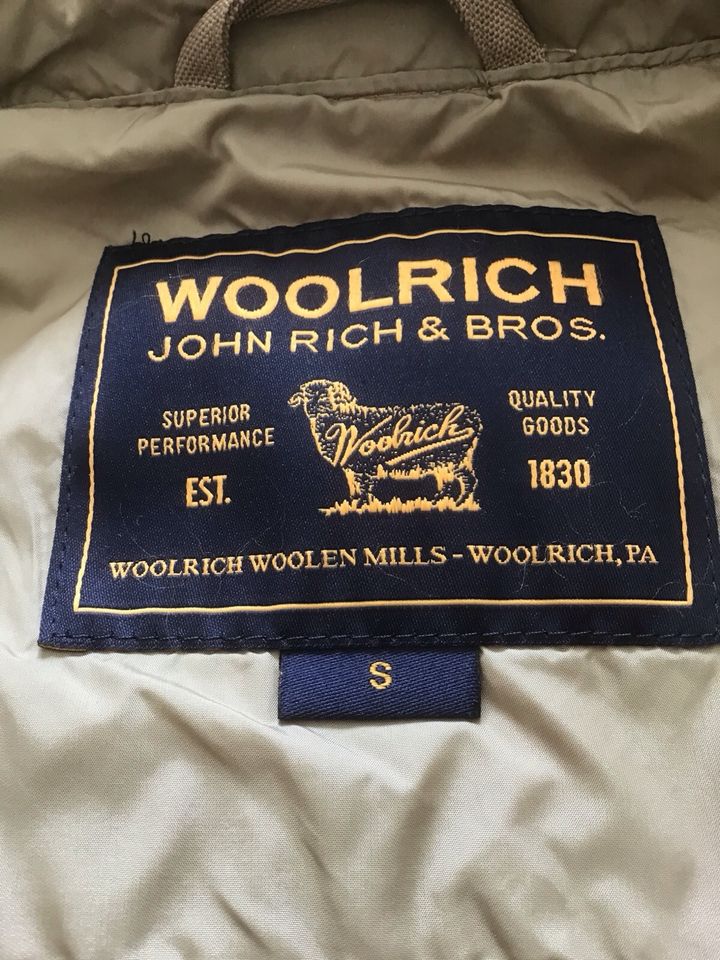 Woolrich Jacke braun Größe S in Köln