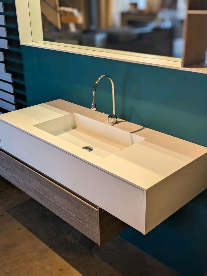 Neu Waschtisch+ Spiegel Idea Bathroom Group Badezimmer in Ihringen