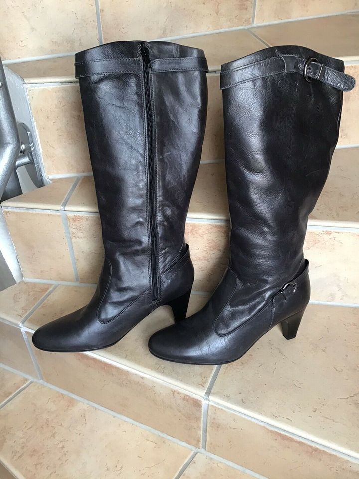 Esprit Stiefel Grau Gr. 41 NEU in Liederbach