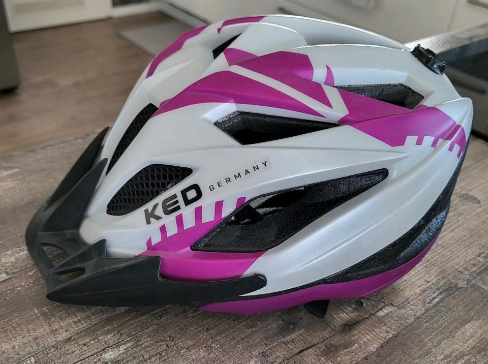 KED Fahrradhelm Junior II Größe M wie neu pink / weiß in Oberderdingen