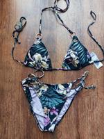 O´Neill Bikini CAPRI Bondey floral Neckholder GR 36 38 / S  M NW Brandenburg - Liebenwalde Vorschau