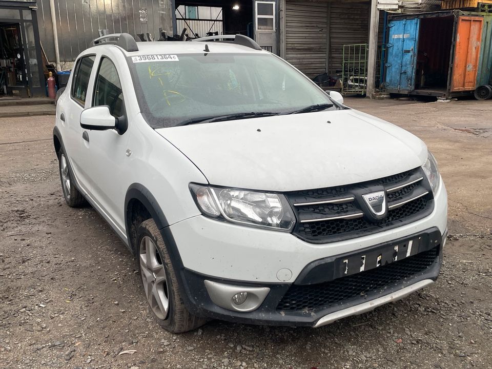 Schlachtfest Dacia Sandero ST Motorhaube Stoßstange tür motor sit in Dorsten