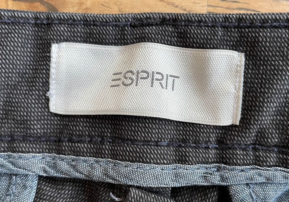 Esprit Hose grau Herren 32/32 slim in Friedrichshafen