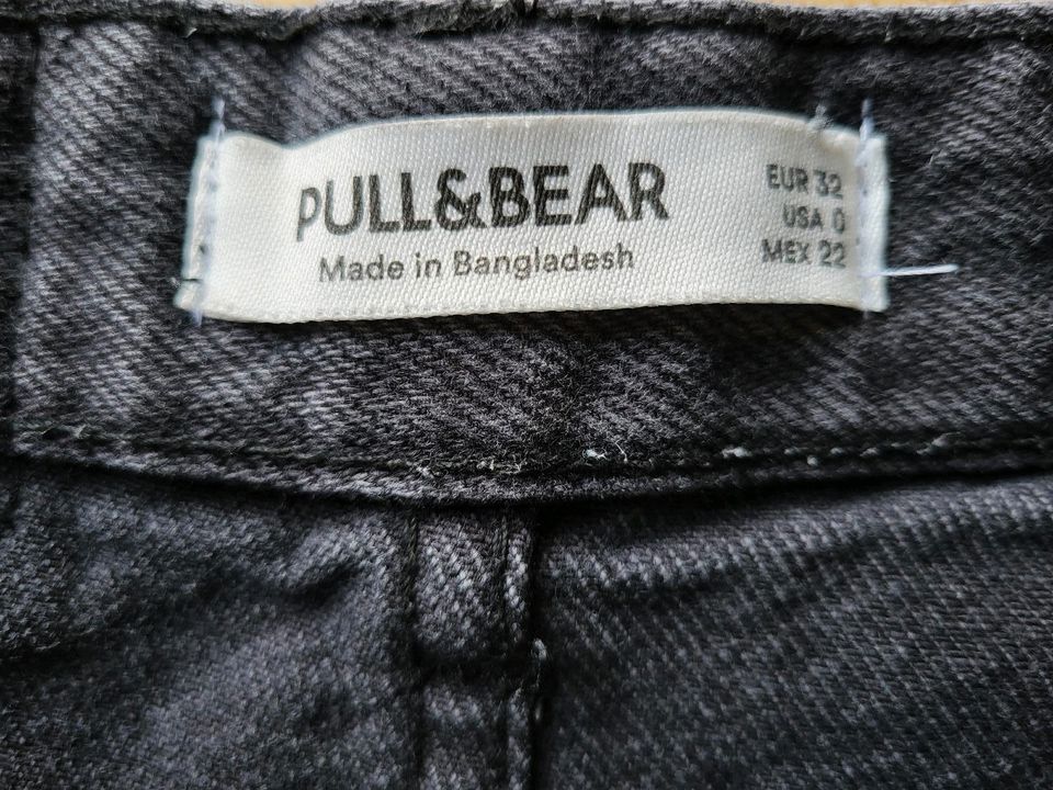 Jeans Shorts von Pull&Bear Gr. 32 XXS in Beucha