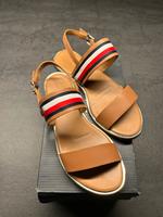 Sandalen Tommy Hilfiger, braun, Leder, wie neu Niedersachsen - Achim Vorschau