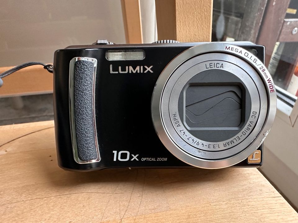 LUMIX Panasonic DE-A46 Digitalkamera 10x optischer Zoom in Jahnsdorf