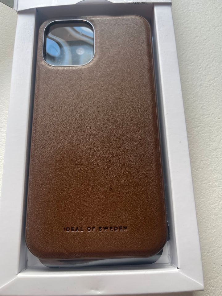 Ideal Of Sweden Intense Brown iPhone 12 Pro Max Hülle / Case in Bahlingen