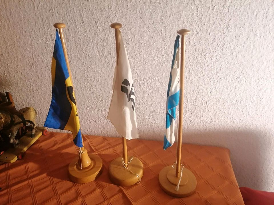 Drei Tisch Flaggen in Bremen