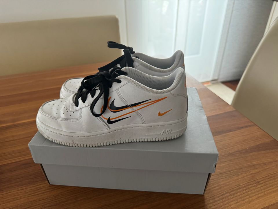 Nike Air Force 1 Junior Größe 38,5 UK 5,5 in Heroldsberg