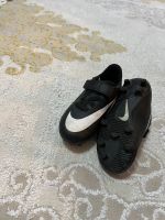 Nike Kinder Fußballschuhe Größe 29.5 Niedersachsen - Rotenburg (Wümme) Vorschau