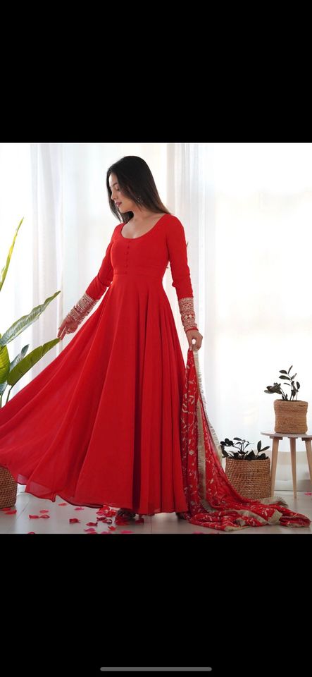 Anarkali Red in Kaarst