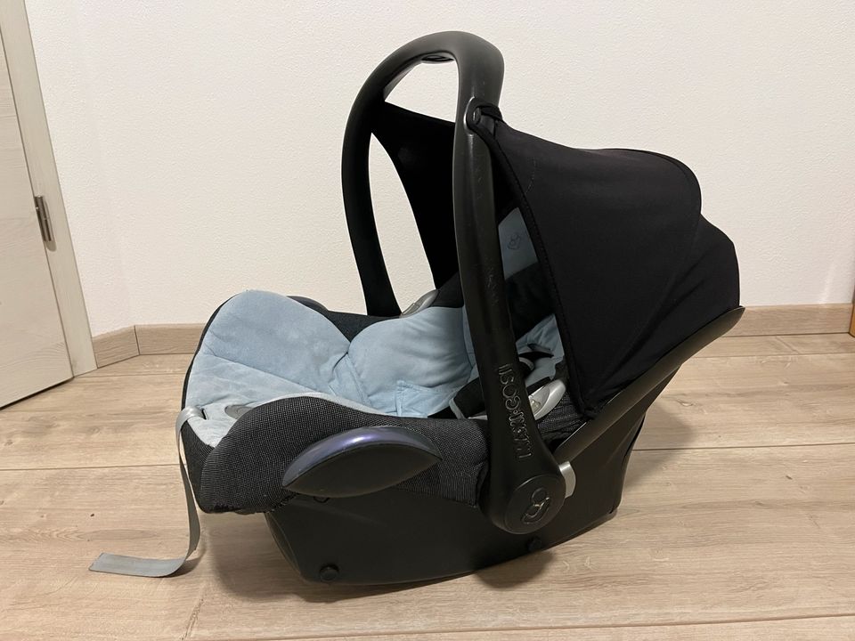 Maxi Cosi Babyschale in Oberstreu