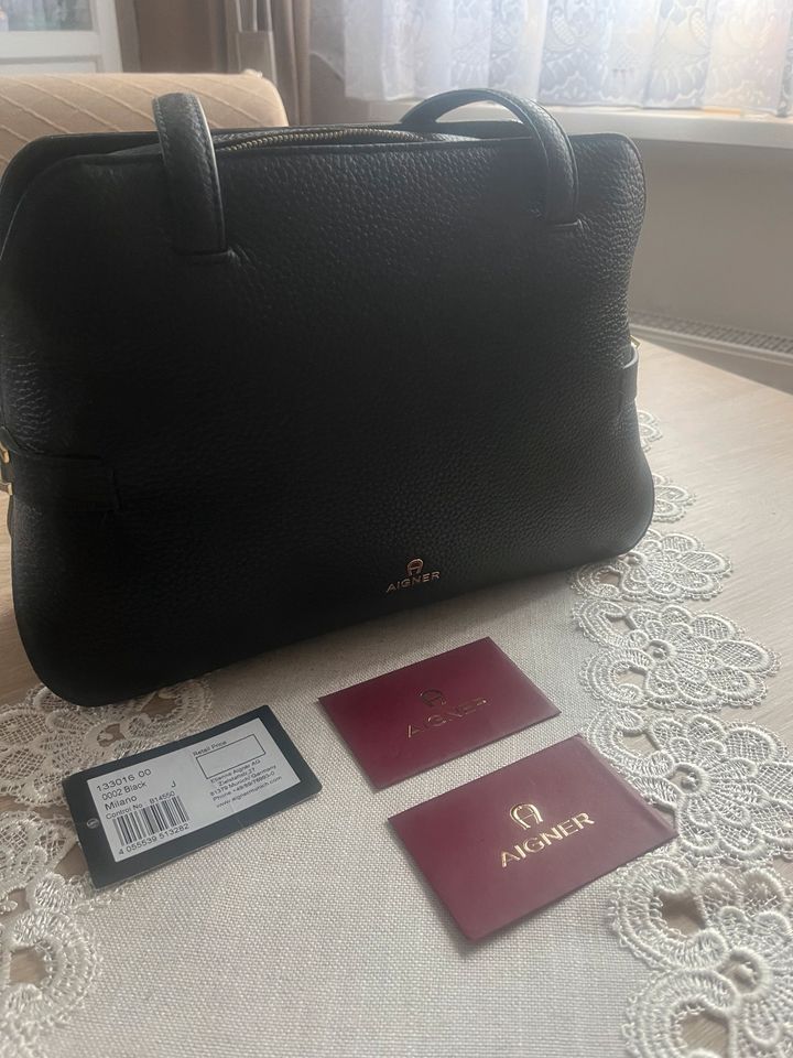 Gebraucht Tasche von Aigner schwarz in Berlin