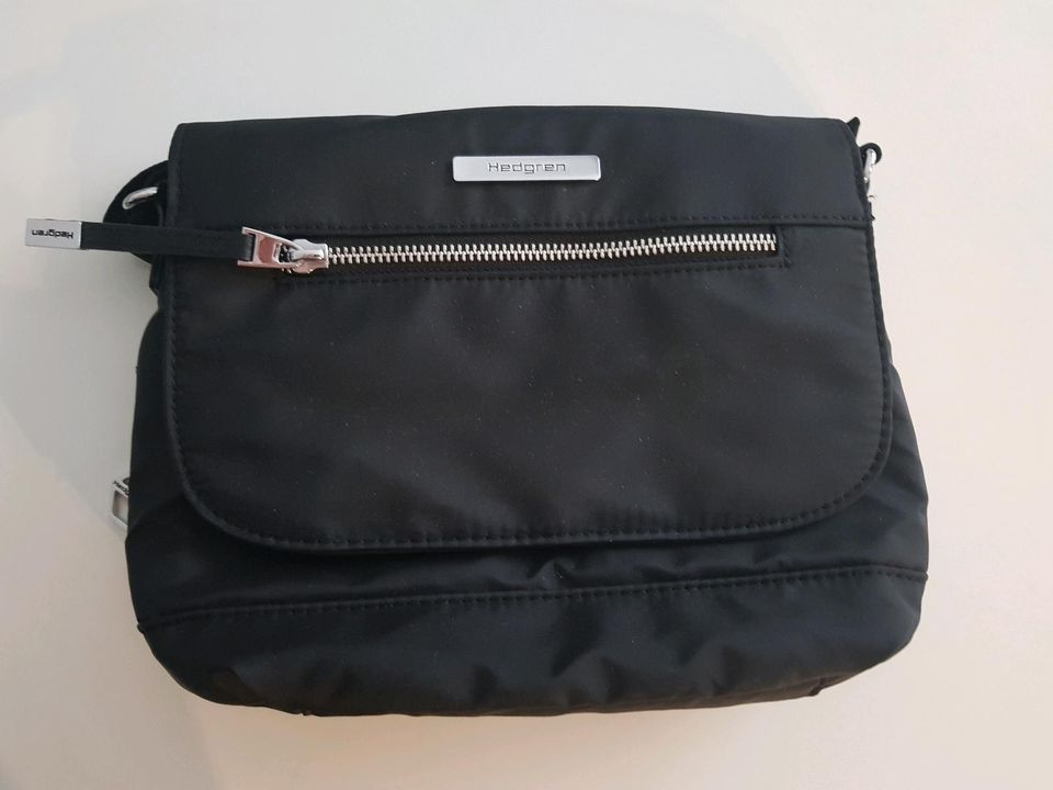 Hedgren Damentasche Tasche Umhängetasche Modell HAUR02 schwarz in Wiesbaden