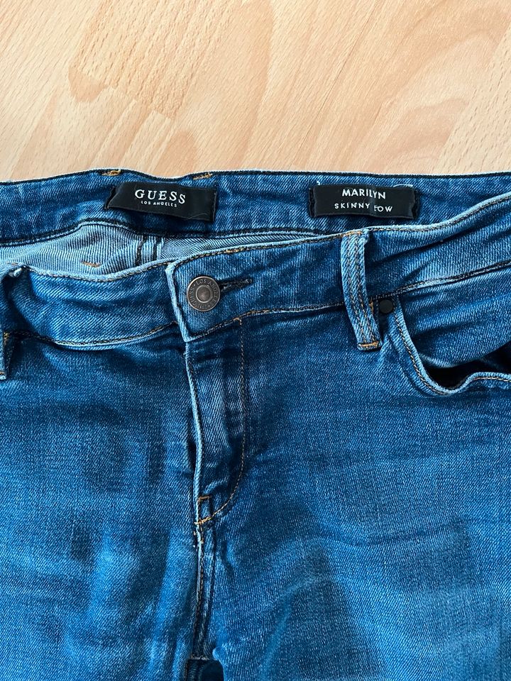 Jeans von GUESS in Mengkofen