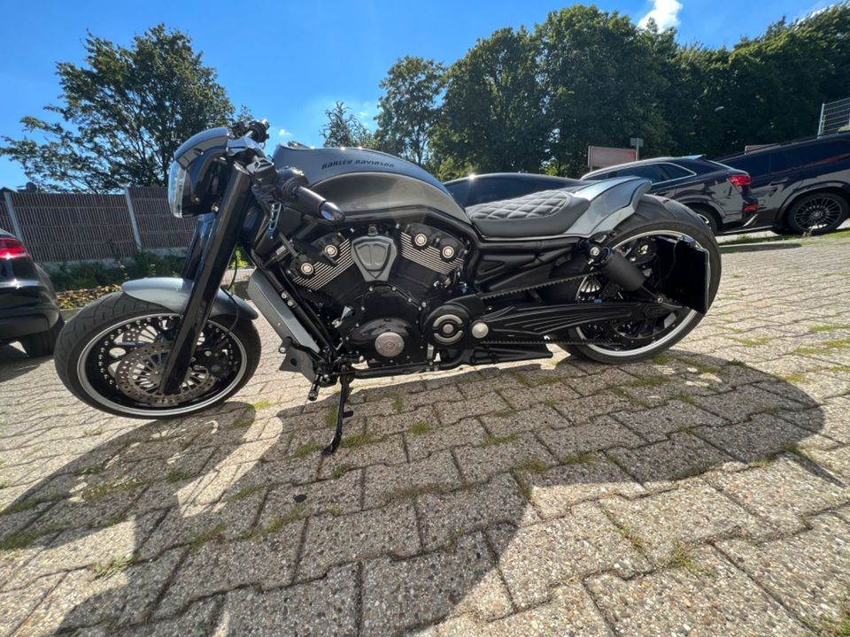 Harley-Davidson Night Rod VRSCDX Umbau NLC AMG in Wuppertal