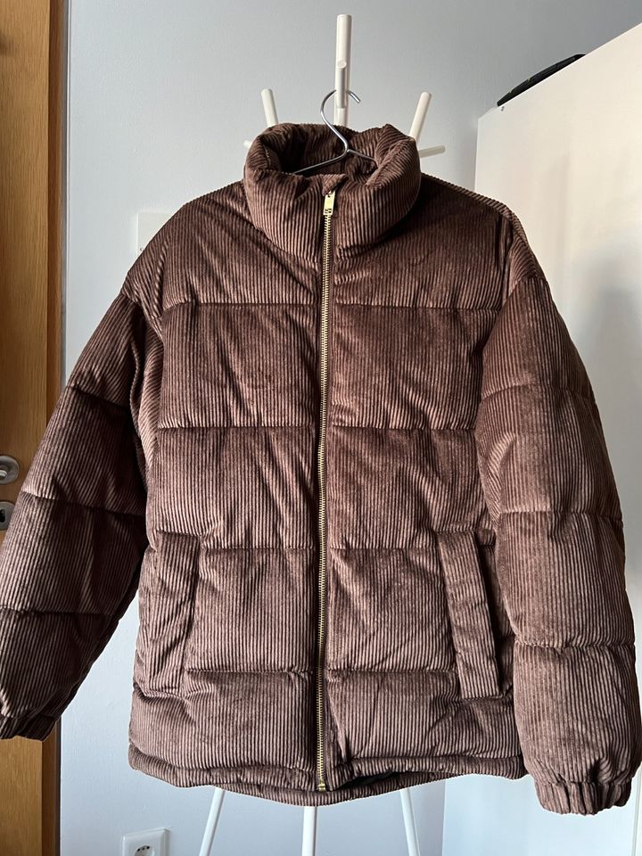 Jack & Jones Cordjacke / Pufferjacke aus Cord (Größe L) in Nürnberg (Mittelfr)