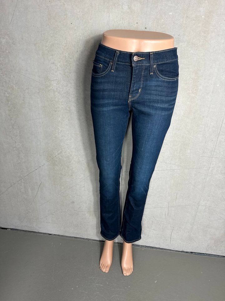 Levi’s 312 shaping slim neu jeans blau 26 x 32 2560 in Erlabrunn