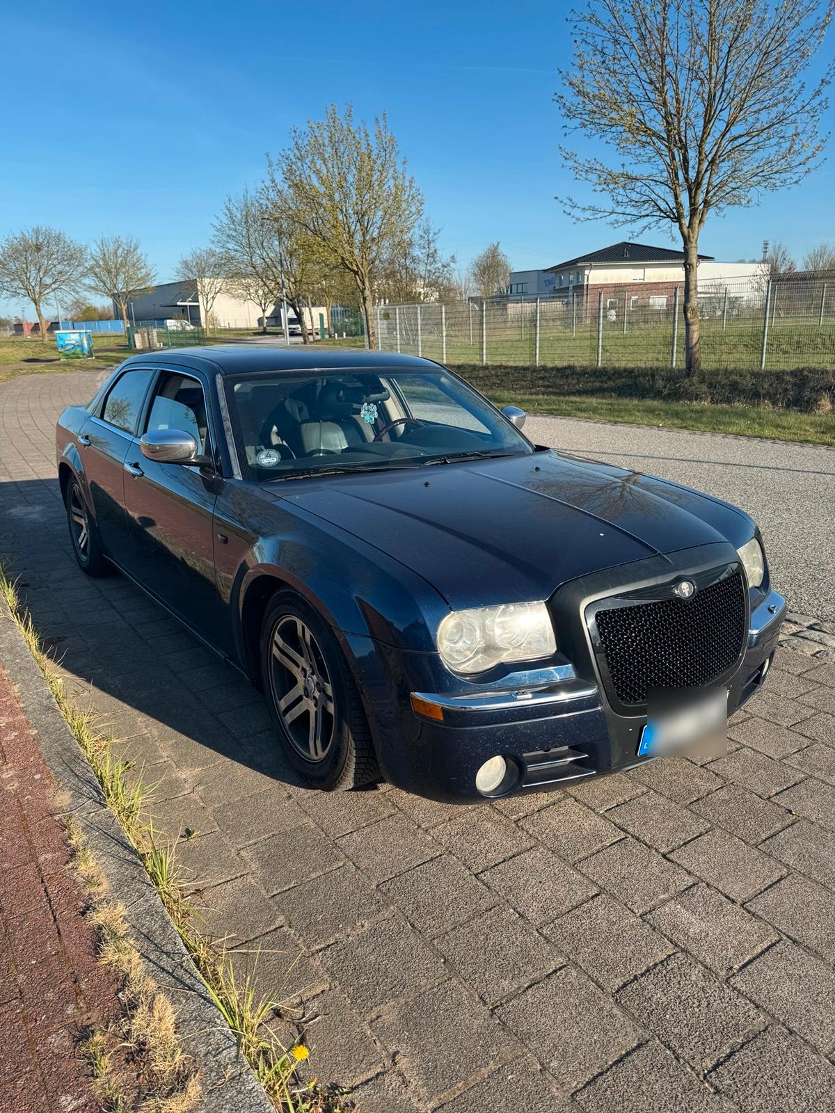 Abbildung des Autos Chrysler 300C 5.7L Hemi …