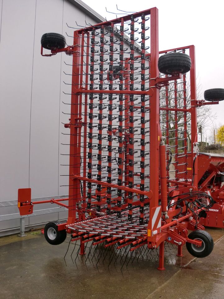 1 Horsch-Striegel Cura 9 ST / Vorführmaschine 9 mtr. ! in Bad Salzuflen