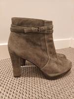Clarks Stiefelette grau Gr. 41 Brandenburg - Stahnsdorf Vorschau