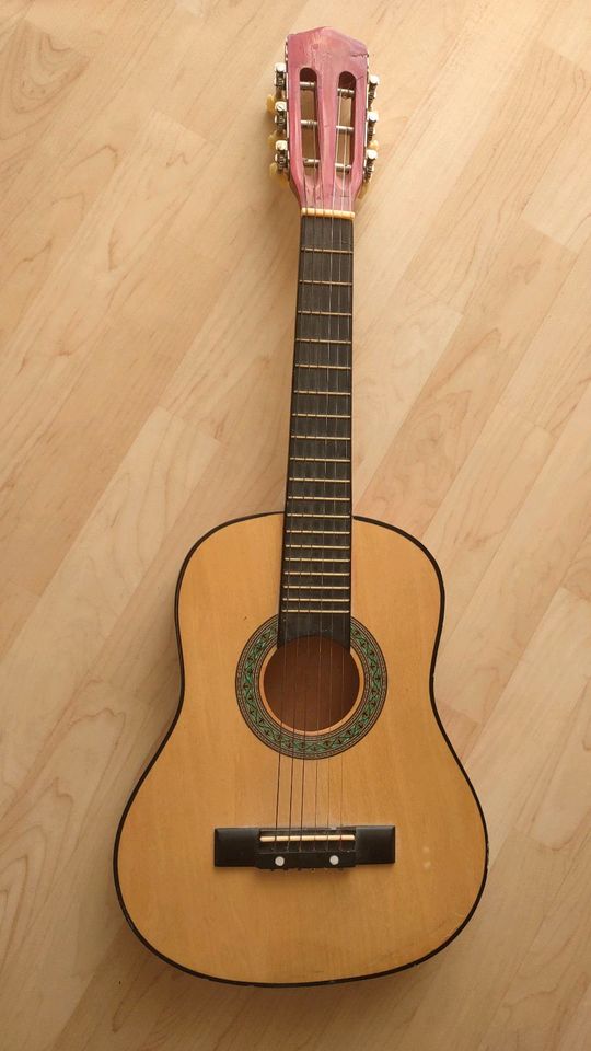 Gitarre klein in Beelitz